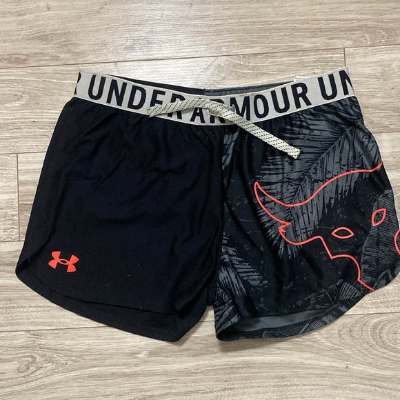 Bundle of two Under Armour athletic shorts - Picture 2 of 5